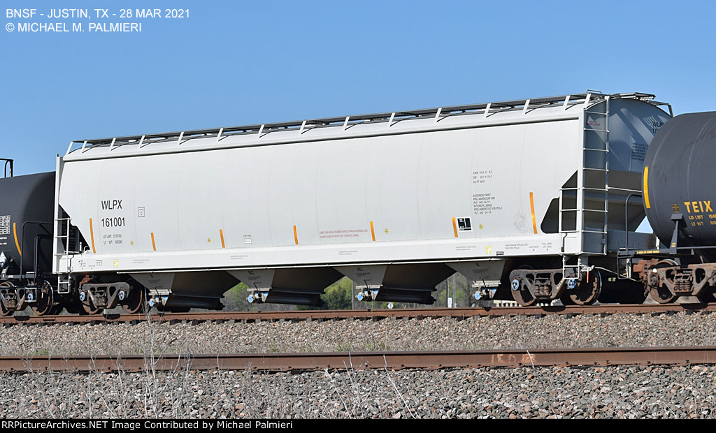 WLPX covered hopper 161001